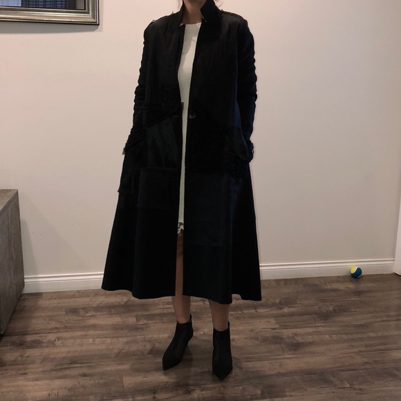 Black fancy coat with genuine cow hide pockets. - Picture 2 of 6